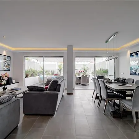 Casa Luna By Finest
